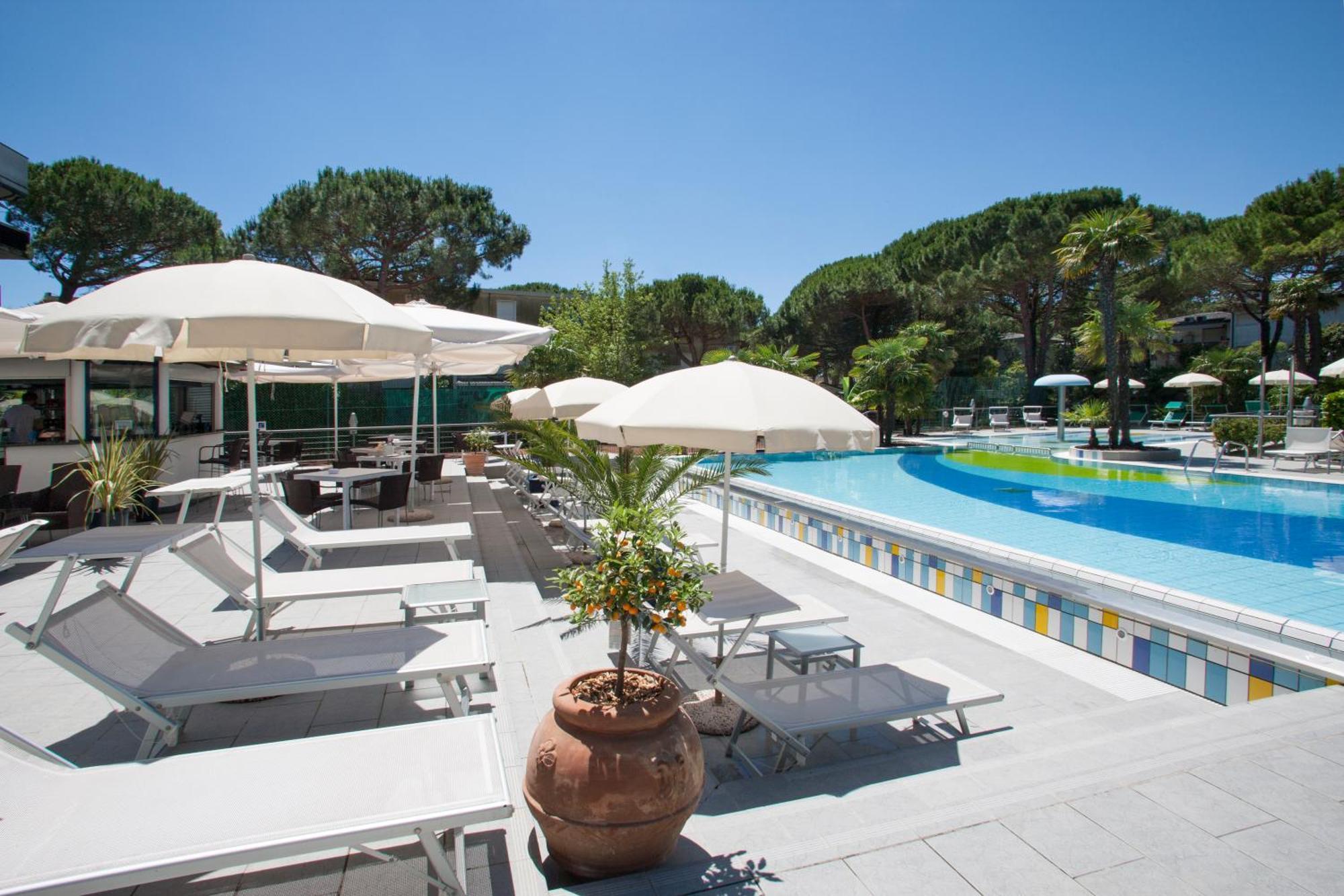 Hotel Delle Nazioni Lignano Sabbiadoro Dış mekan fotoğraf