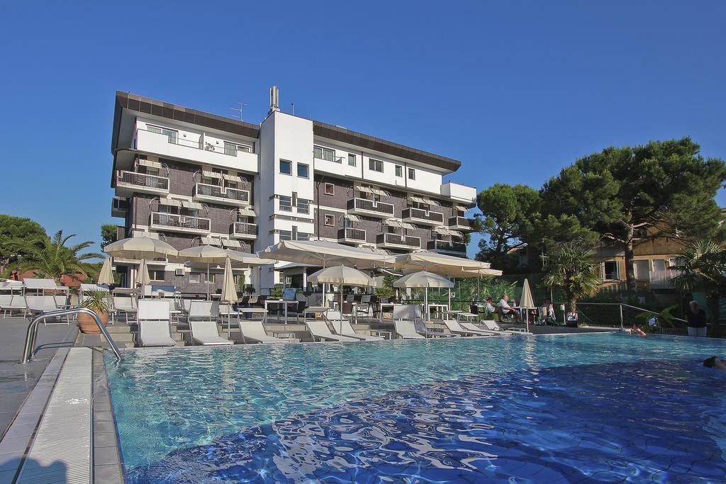 Hotel Delle Nazioni Lignano Sabbiadoro Dış mekan fotoğraf